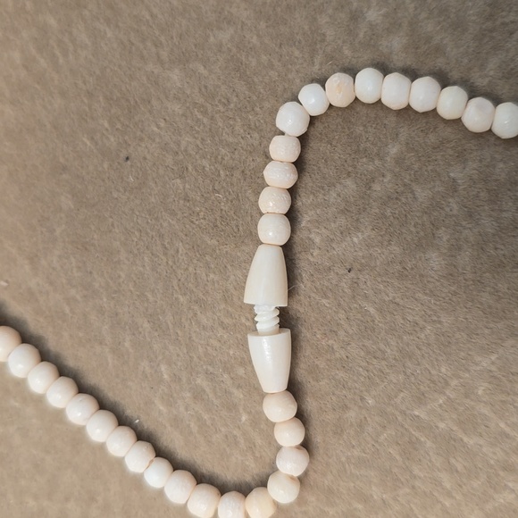 Vintage Carved Peacock Beaded Necklace - Picture 8 of 8